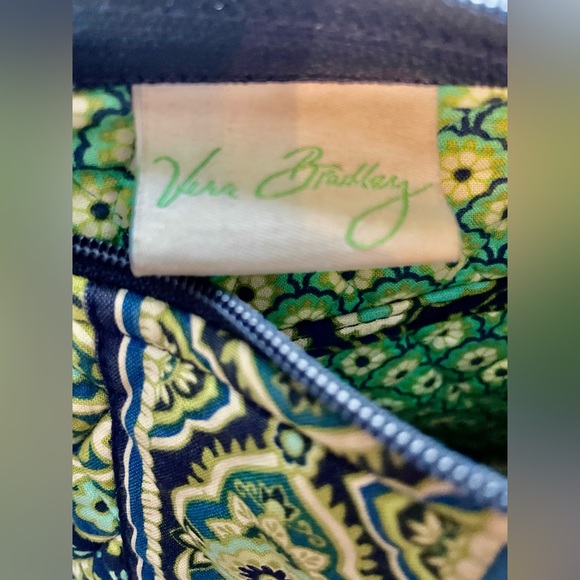 Vera Bradley medium sized crossbody - Picture 3 of 5